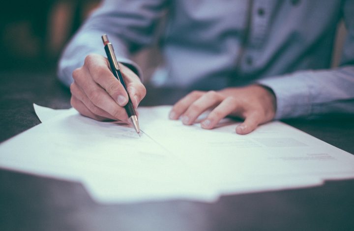 Negada indenização a homem que teve documento registrado com erro de gênero