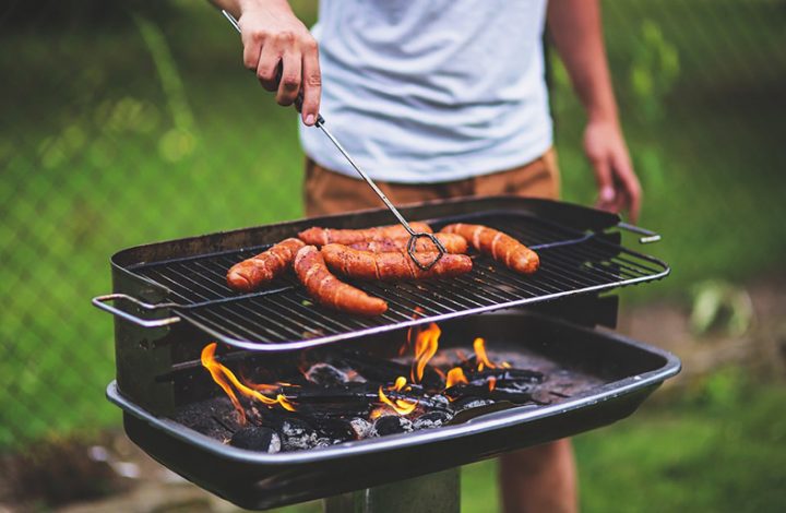 Cliente que encontrou corpo estranho em alimento deve ser indenizada