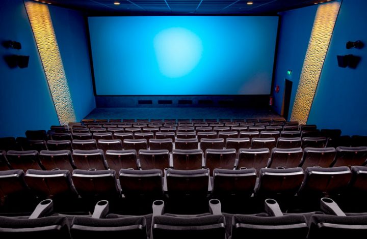 Cliente impedida de entrar em cinema com lanche impróprio tem pedido de indenização negado