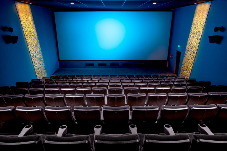 Sala de cinema vazia.