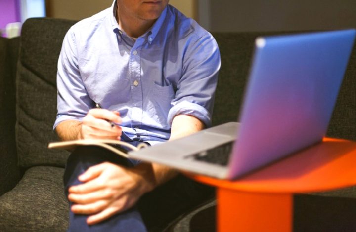Dono de empresa de tecnologia deve ser indenizado após receber e-mail ofensivo