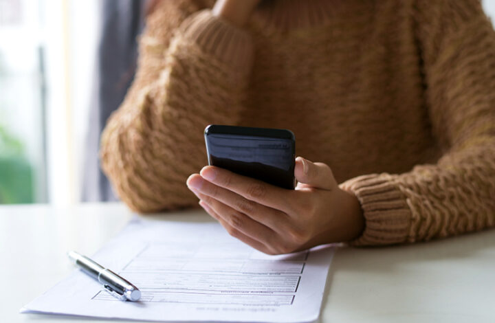 Operadora de telecomunicações deve indenizar cliente por descontos indevidos