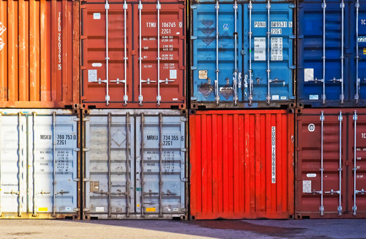 Juíza declara abusiva taxa adicional para movimentação de contêineres em porto de Vila Velha