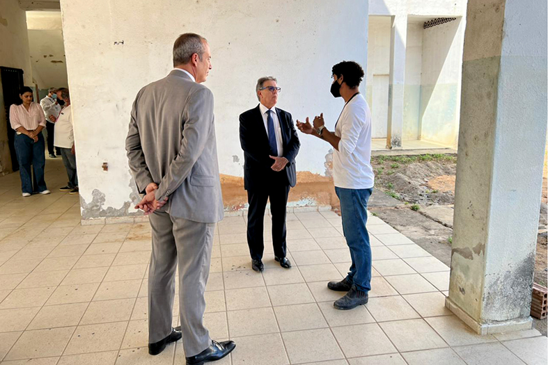 O corregedor-geral da Justiça, desembargador Carlos Simões Fonseca em visita à Apac de Cachoeiro de Itapemirim.