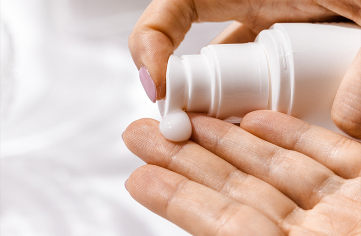 Indústria de cosméticos é condenada após esteticista desenvolver dermatite sistêmica