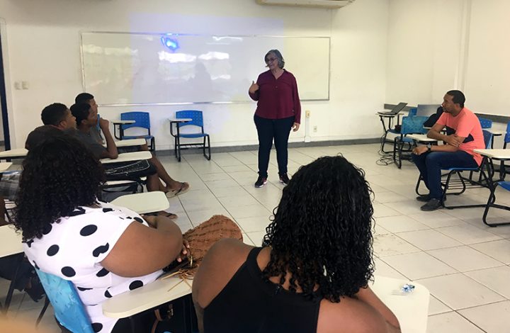 Jovens atendidos pela 2ª Vara da Infância e da Juventude de Vitória encerram curso de edição de vídeo