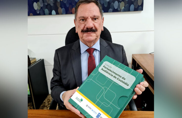 Presidente do Tribunal de Justiça recebe “Coleção Fortalecimento da Audiência de Custódia”