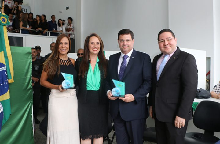 Magistrados do Poder Judiciário são homenageados durante a premiação de internos na DPU
