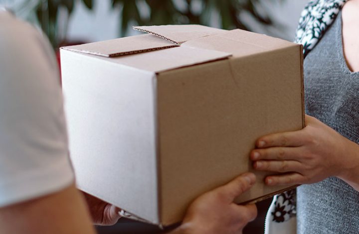Loja é condenada a indenizar cliente cuja encomenda teria sido entregue a um desconhecido