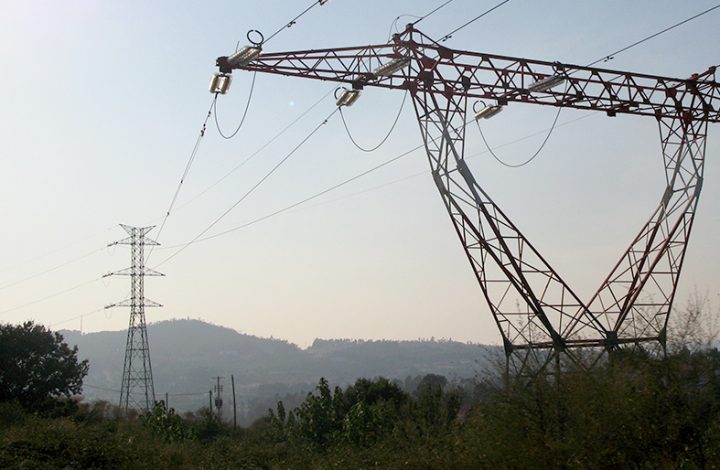 Empresa de energia condenada por interrupções no fornecimento de energia em Anchieta