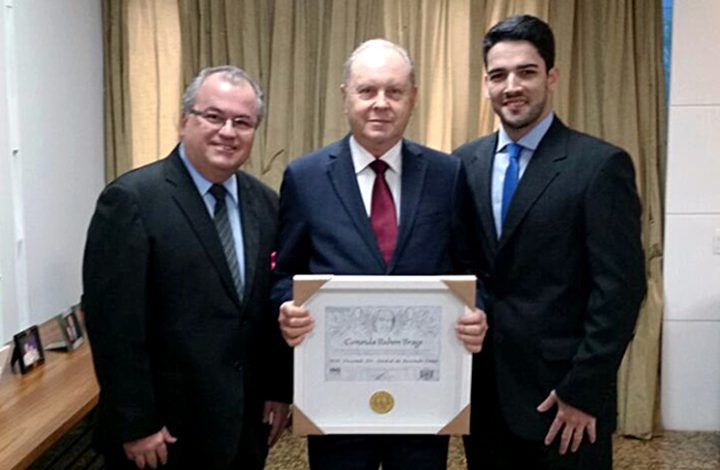 Presidente do TJ-ES recebe a “Comenda Rubem Braga” do Município de Cachoeiro de Itapemirim