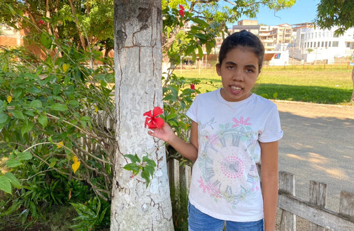 Adolescente de 17 anos não perde as esperanças de encontrar uma família