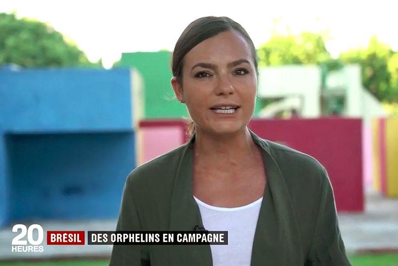 Repórter do canal francês "France 2" faz matéria sobre a campanha Esperando por Você, do Poder Judiciário capixaba.