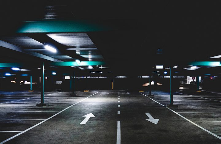 Cliente roubado em estacionamento de empresa deve ser ressarcido