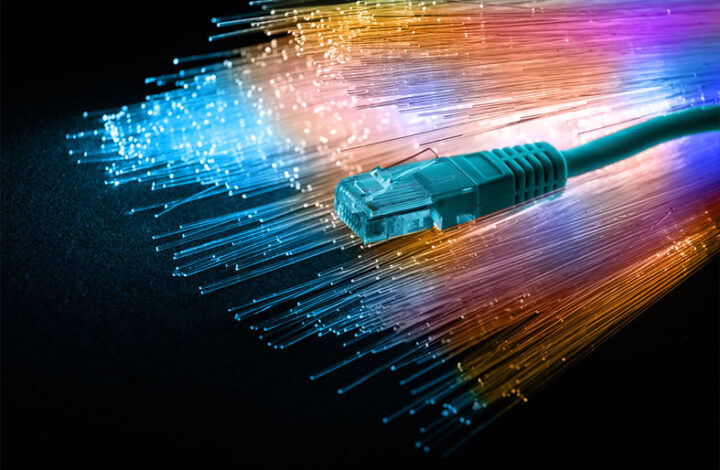 Em 2024, a expansão de Fibra Ótica bate recorde e traz mais velocidade e segurança para o Judiciário