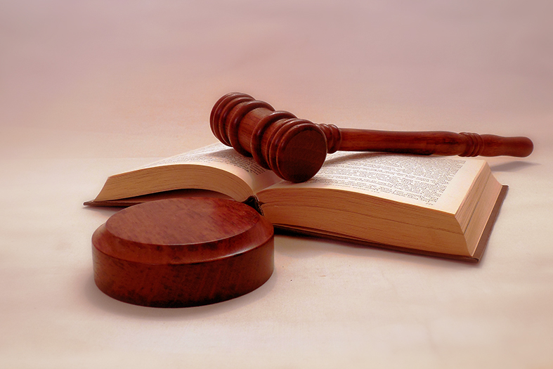 Gavel, um martelinho utilizado por juízes ao decretarem sentenças.