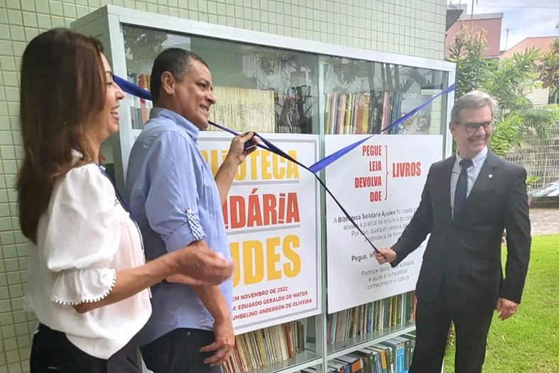 Servidores e Magistrados em inauguração da biblioteca solidária no fórum de Cachoeiro de Itapemirim.