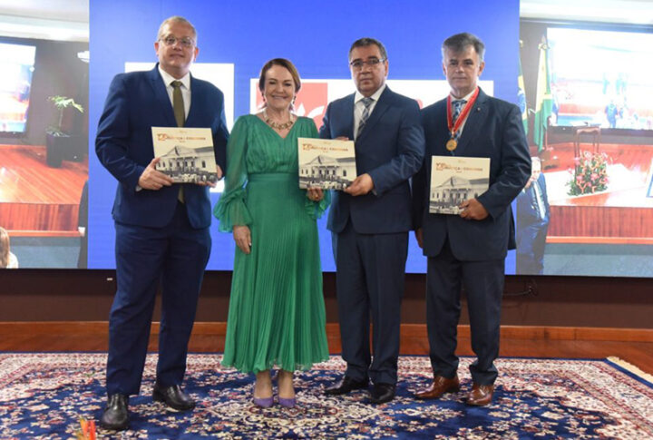 Intercâmbio de saberes. Escola da Magistratura do ES participa de palestras e prestigia entrega da obra da Escola do Poder Judiciário do Acre