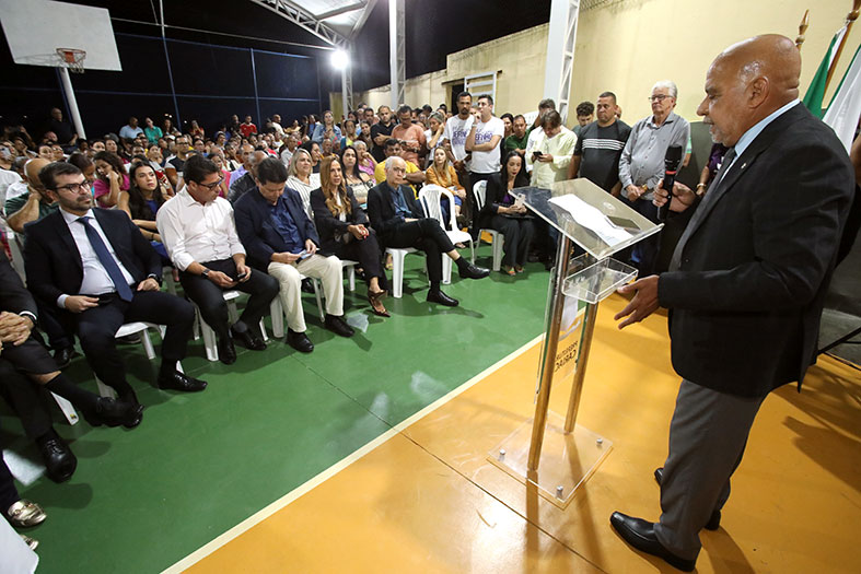 O Corregedor-Geral da Justiça, desembargador Willian Silva discursa em evento no Município de Cariacica/ES.