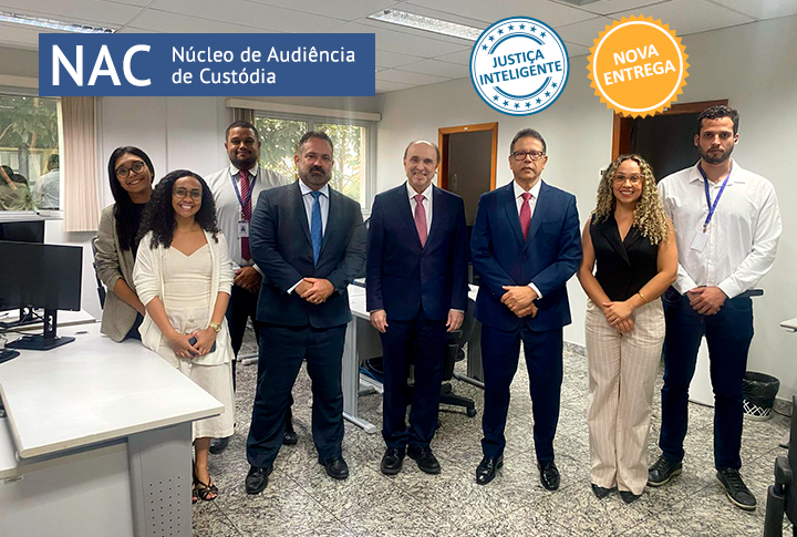 Membros do judiciário capixaba possam para foto.