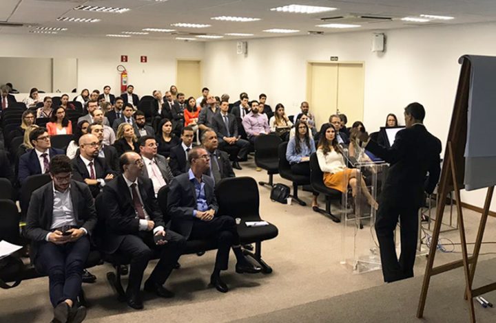 Emes realizou palestra com professor doutor de Harvard Law School nesta sexta, 29