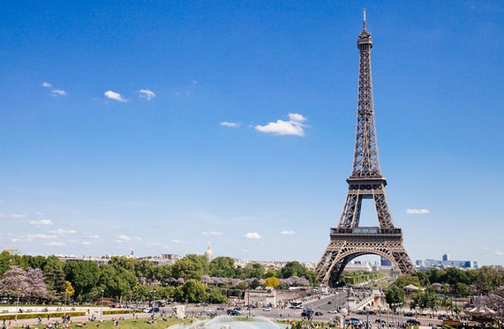 Casal deve ser indenizado após perder aniversário de casamento em Paris