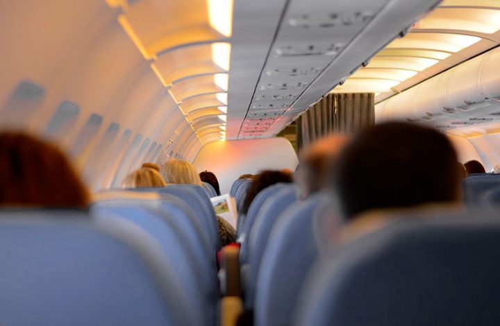 Consumidor que cancelou passagens e receberia apenas 10% do valor deve ser indenizado
