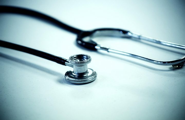 Plano de saúde deve fornecer assistência domiciliar a paciente com esclerose amiotrófica