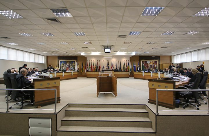 Tribunal Pleno retoma julgamento das Adins e julga 11 Ações Diretas de Inconstitucionalidade
