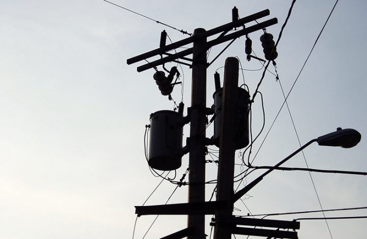 Justiça nega pedido de morador de Anchieta para retirada de poste de energia