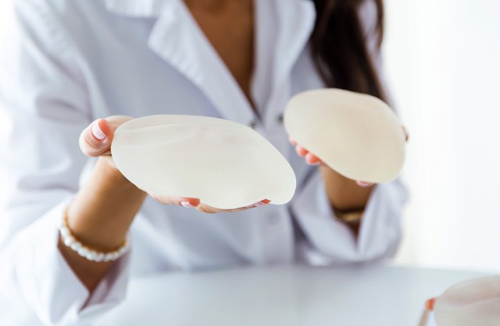 Mulher cuja prótese de silicone se rompeu deve ser indenizada por fabricante