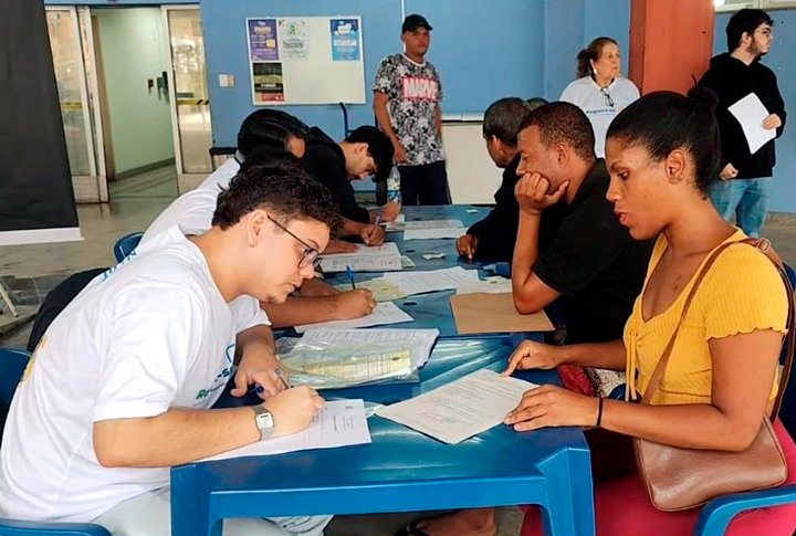 Atendimento à população de rua durante a campanha "Registre-se!".