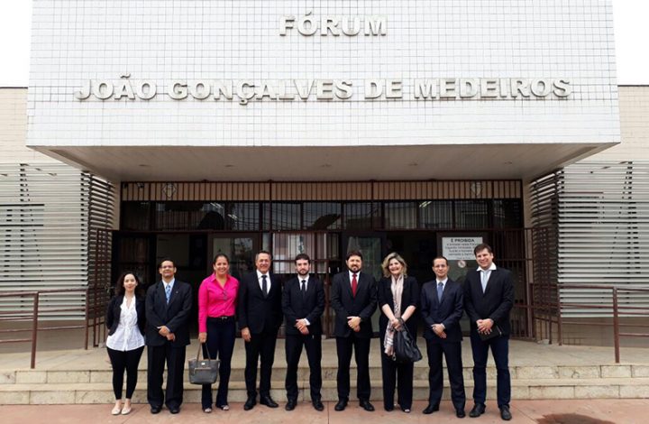 Juízes de Aracruz e representantes da Polícia Civil discutem combate à violência no município
