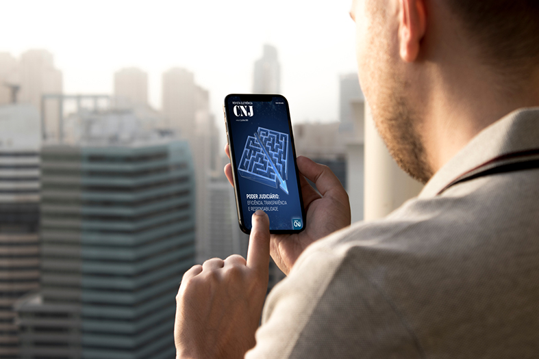 homem usando um smartphone