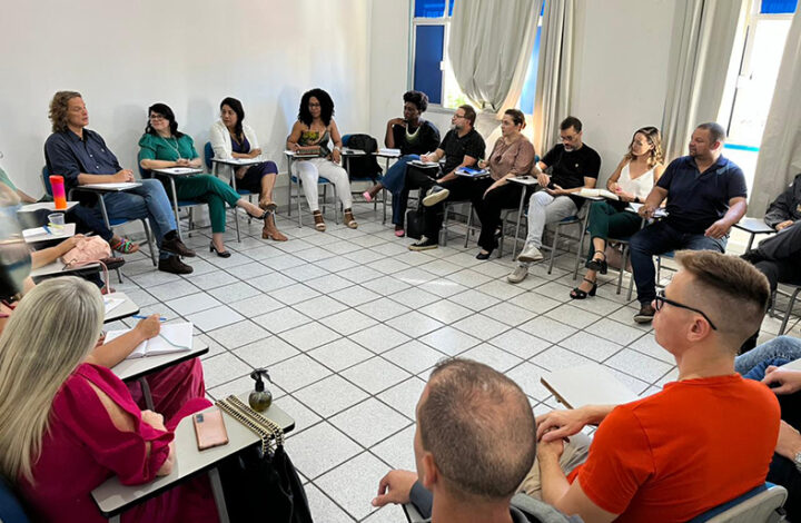 Professor de Lisboa participa de roda de conversa sobre mediação em Cariacica e Vila Velha
