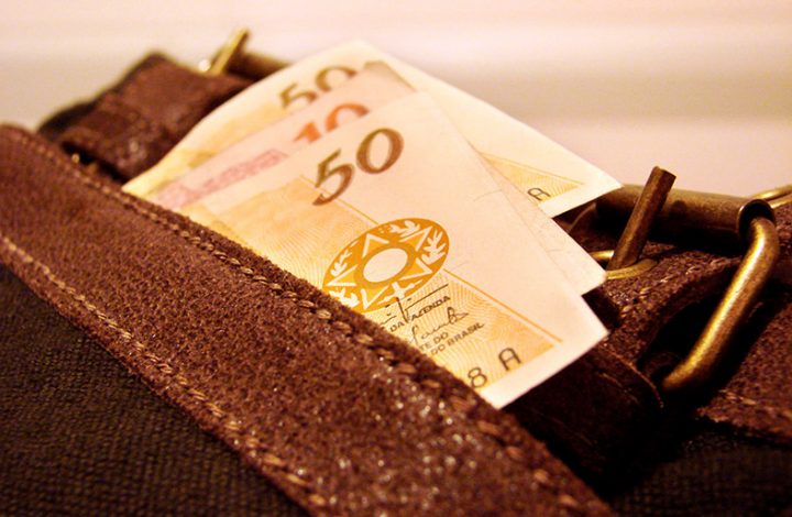 Vigilante de banco indenizado em R$ 3 mil por danos morais após ser agredido por cliente