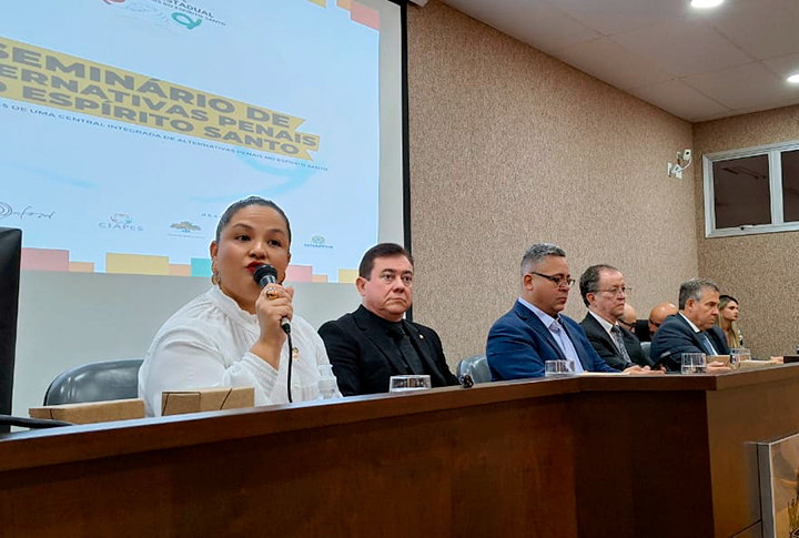 Órgãos públicos unem experiências práticas para solucionar desafios sobre alternativas penais