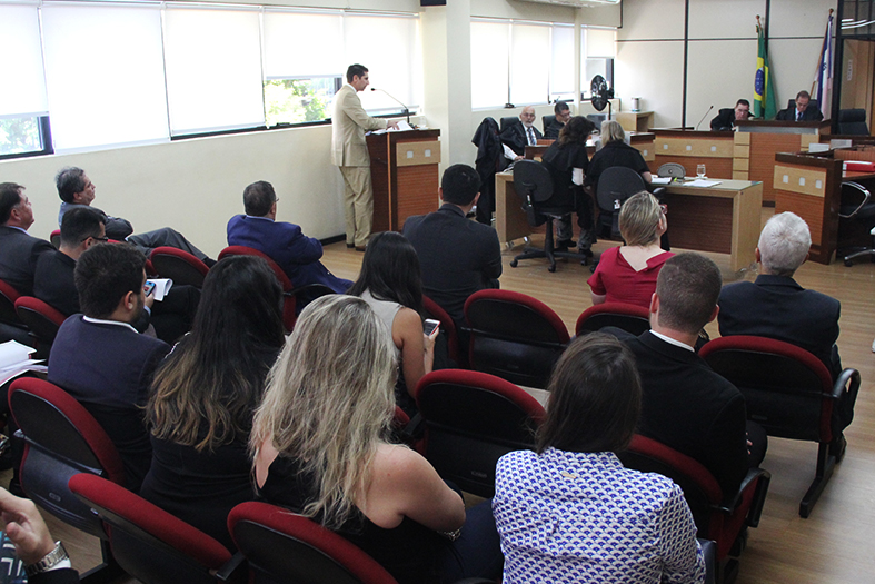 Publico asiste a primeira sessão da quarta câmara cível no ano de 2019.