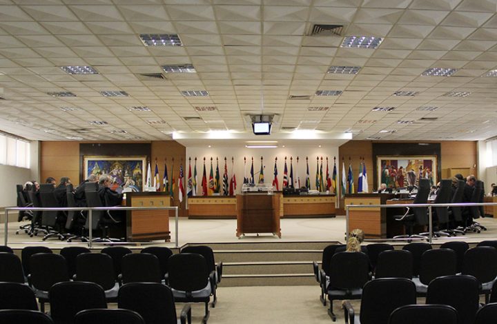 Pleno do TJES reconduz magistrada ao cargo de juíza substituta no TRE