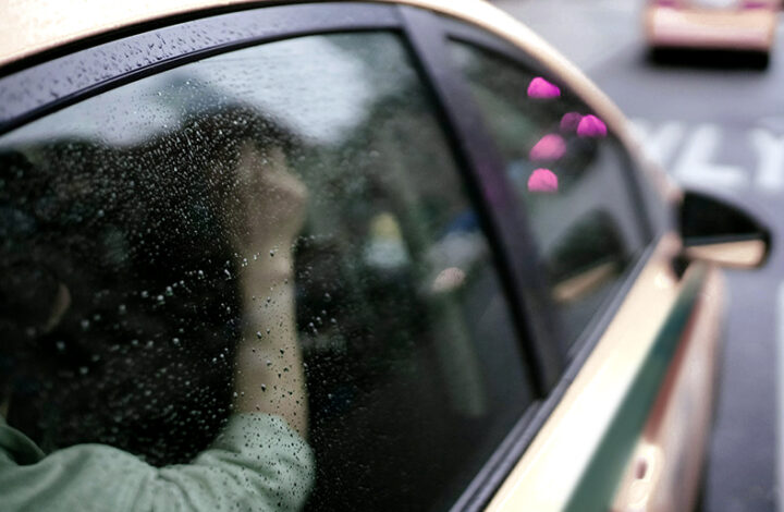 Seguradora deve indenizar taxista que perdeu veículo após ser vítima de forte chuva