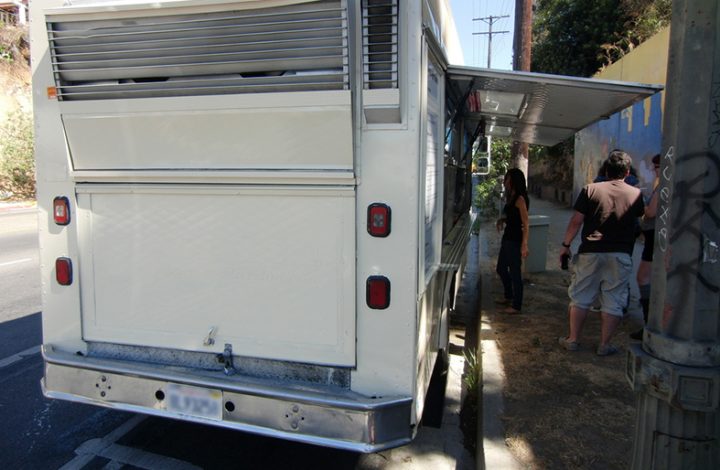 Mantida decisão que determina retirada de trailer instalado sem licença em rua da Serra