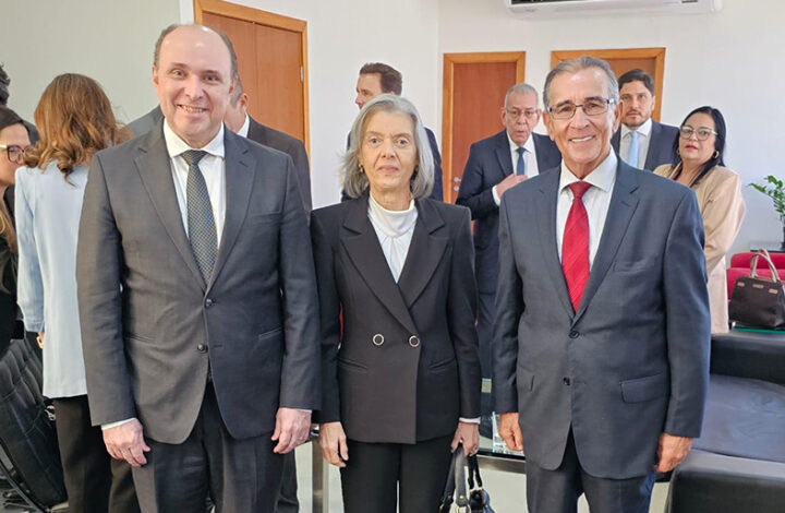 Presidente do Tribunal de Justiça participa de evento com a ministra Cármen Lúcia no TRE-ES