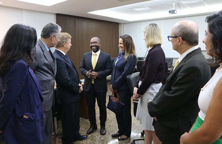 Presidente do Tribunal de Justiça do Espírito Santo recebe o juiz auxiliar da Presidência do Conselho Nacional de Justiça