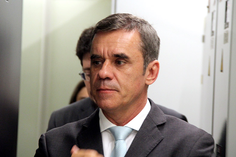 Desembargador Fernando Bravin Estêvão Ruy.